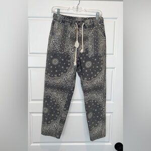 Easel NWT Gray Paisley Pants